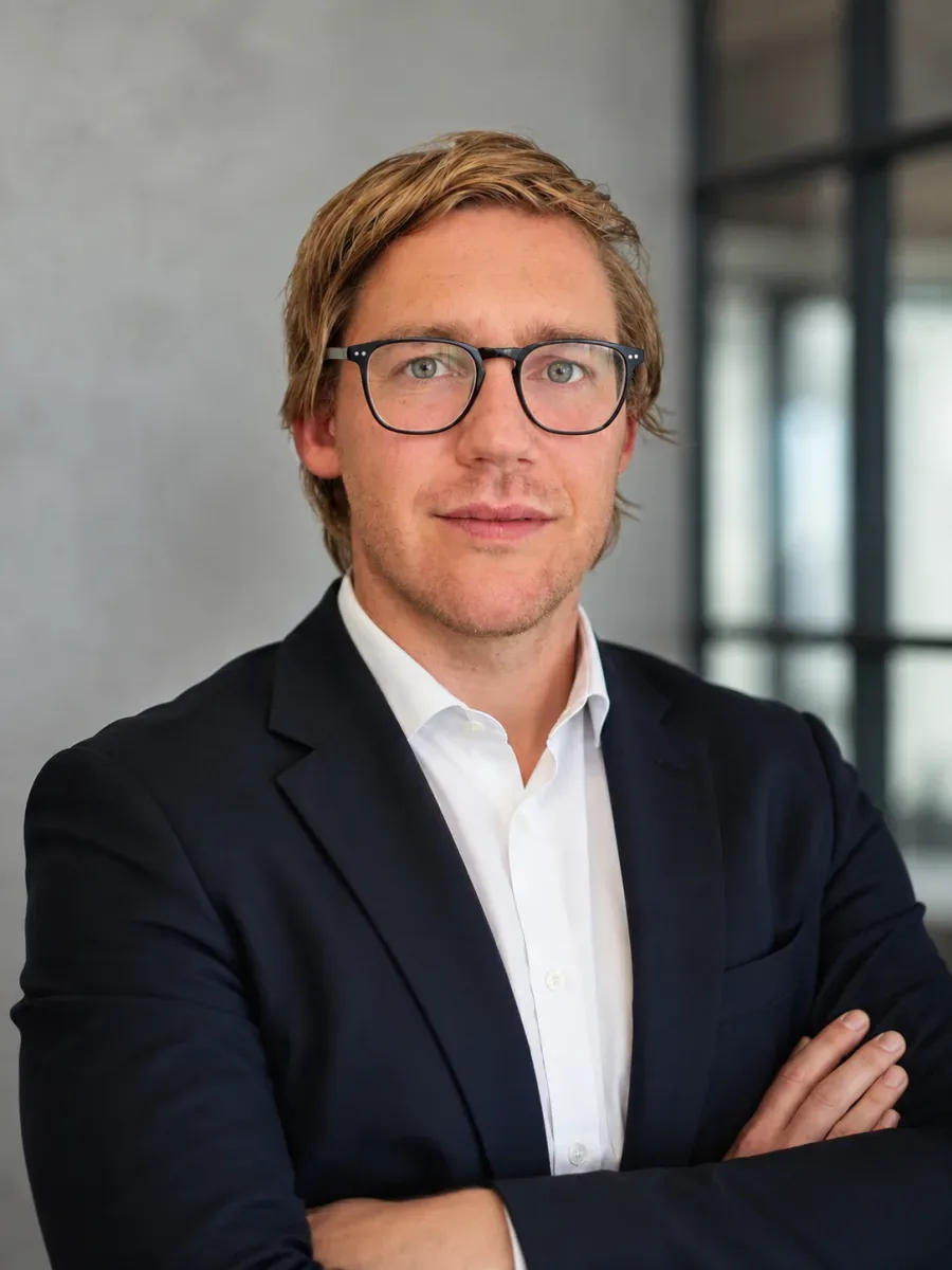 Johannes Gorges (CEO), Industriemeister bei drei-D Formenbau